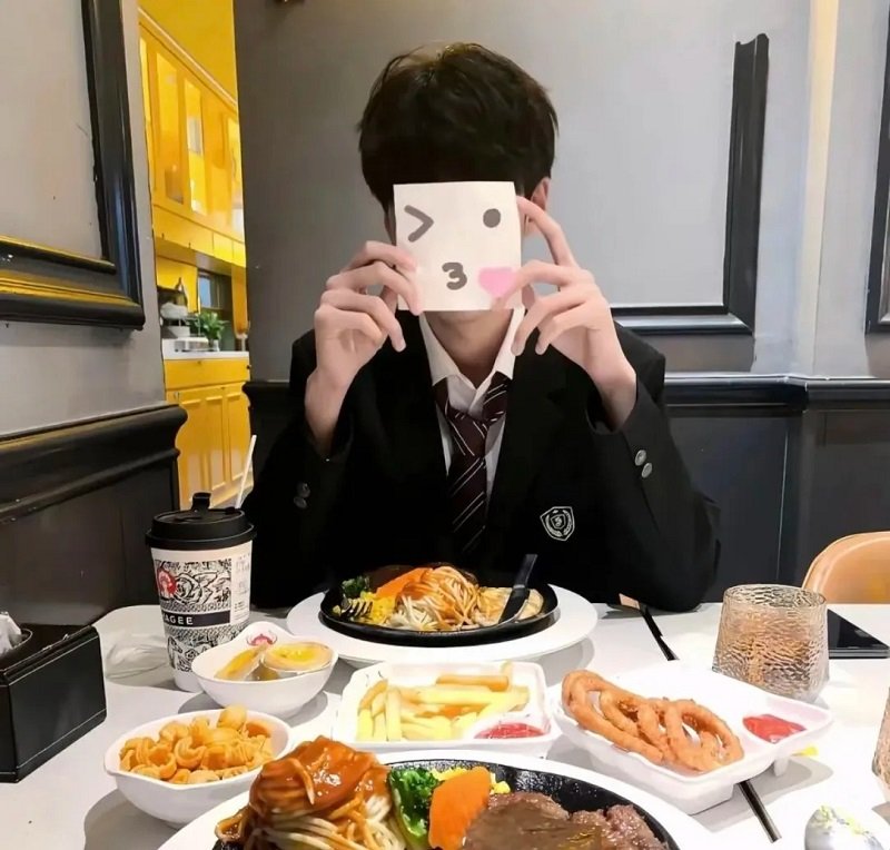 avatar ảnh cặp đôi che mặt 12