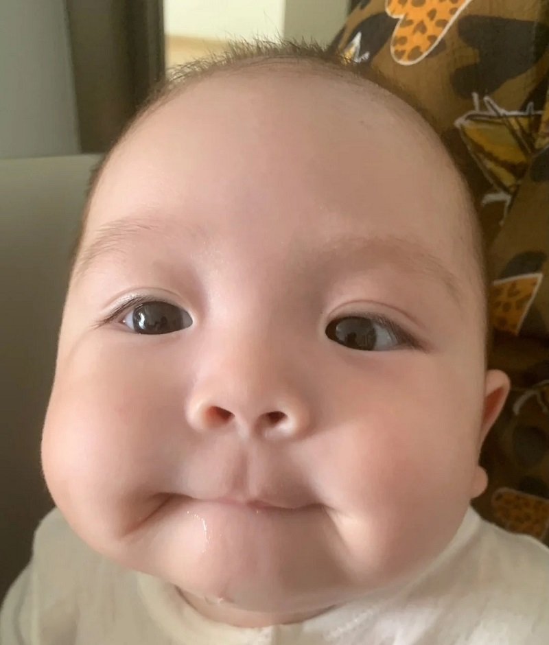 avatar ảnh em bé cute 10