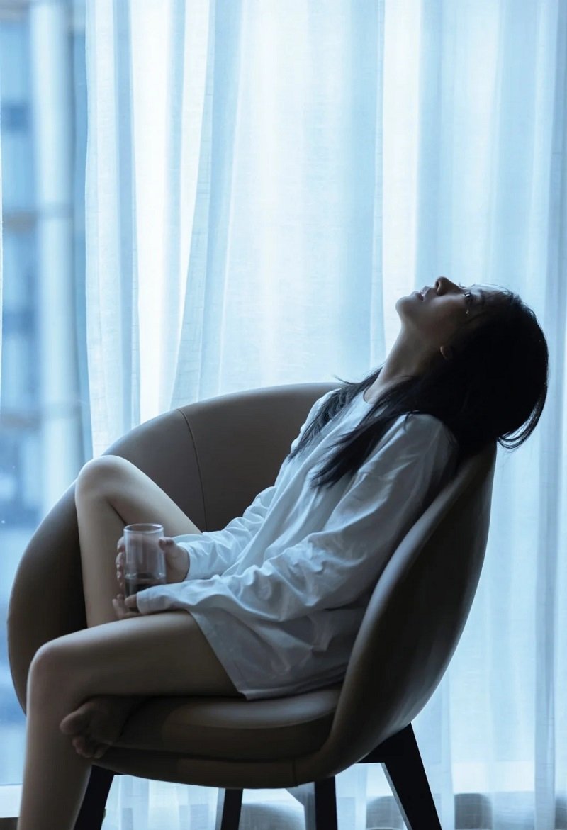 avatar ảnh tâm trạng buồn nữ 2