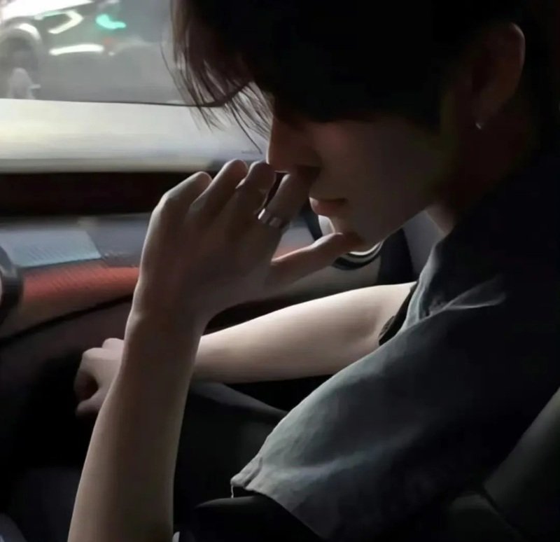 avatar ảnh trai đẹp che mặt 1