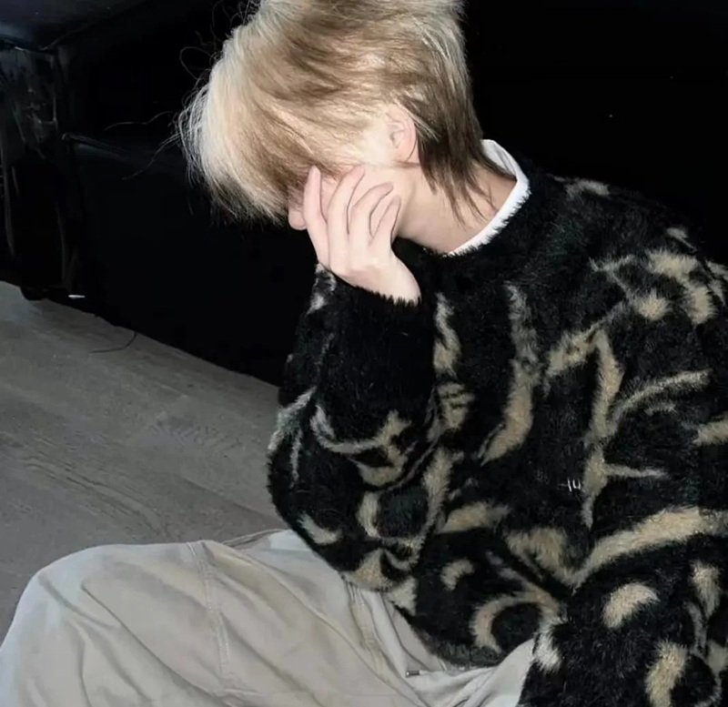 avatar ảnh trai đẹp che mặt 17