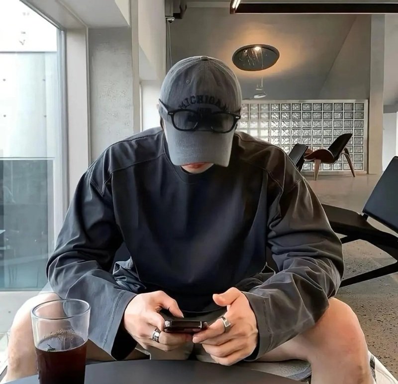 avatar ảnh trai đẹp che mặt 6