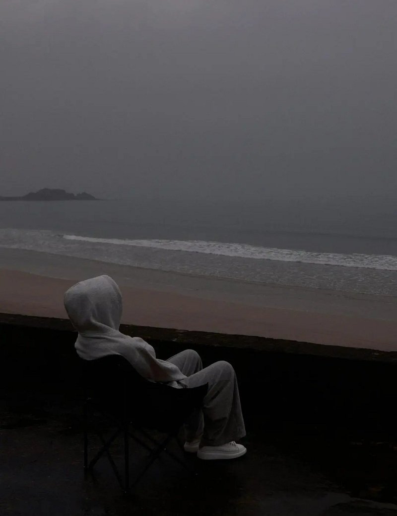 avatar buồn tâm trạng cô đơn 6