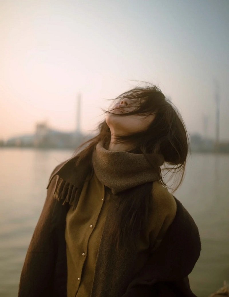 avatar buồn tâm trạng nữ 3