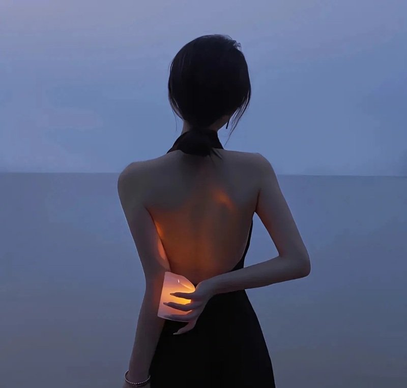 avatar cô gái buồn 13