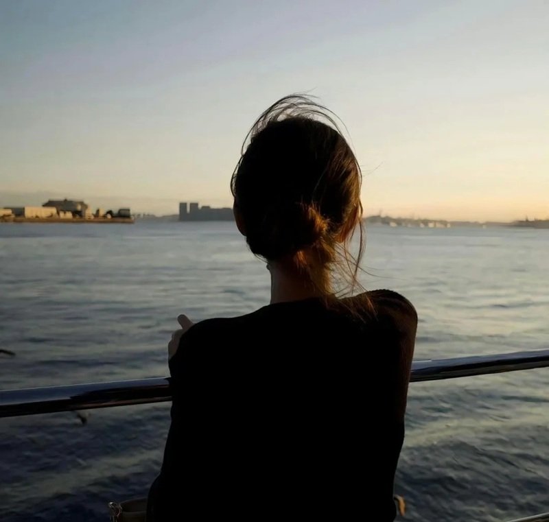 avatar cô gái buồn 19