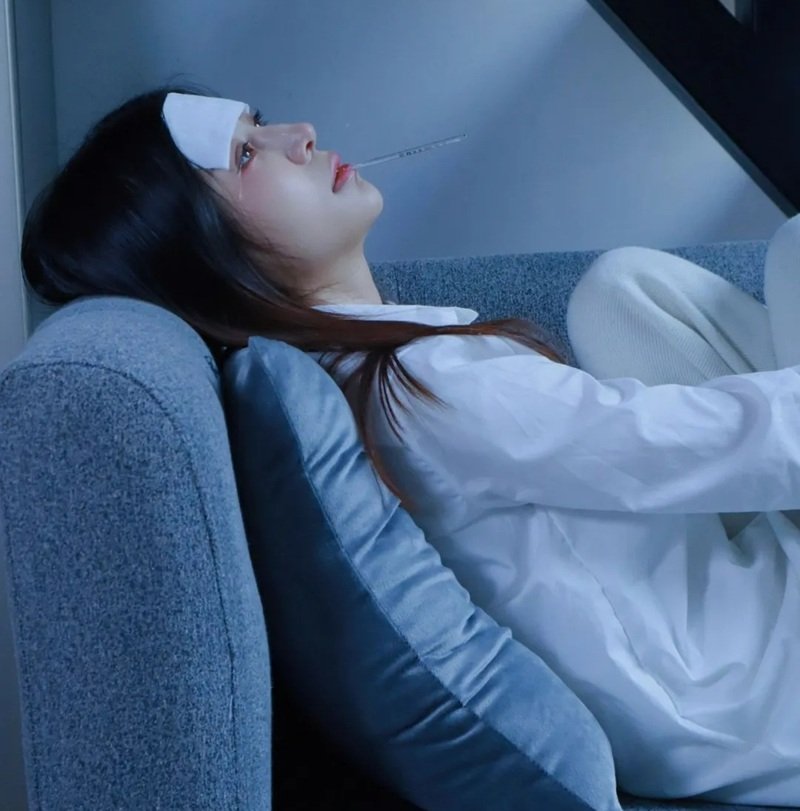 avatar cô gái buồn 20