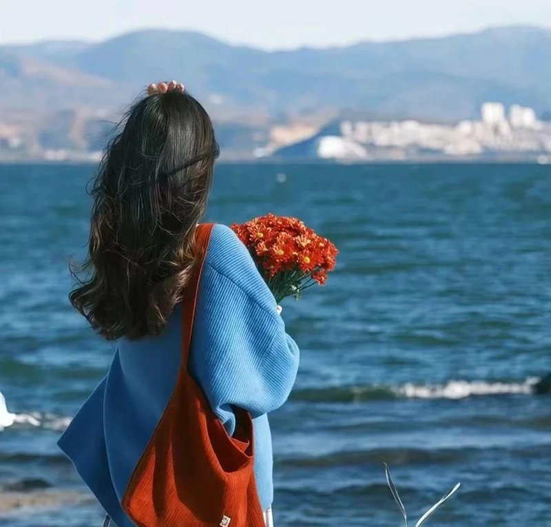 avatar cô gái quay lưng người thật 1