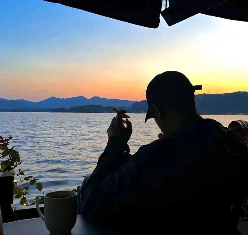 avatar cool ngầu ảnh trai đẹp che mặt 1