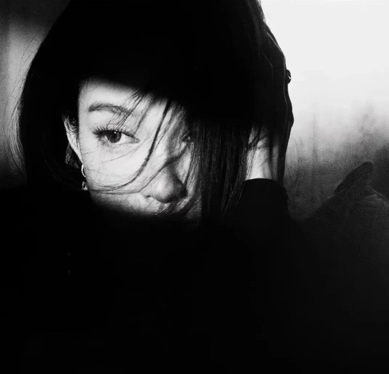 avatar đen trắng hình người 1