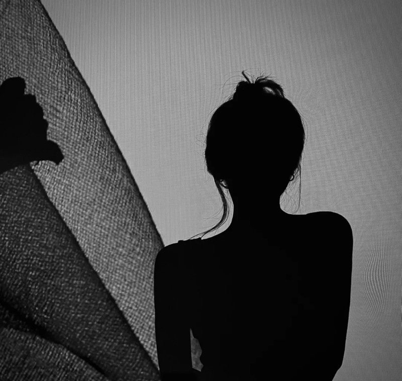 avatar đen trắng hình người 3