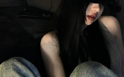 avatar nữ ngầu che mặt 26