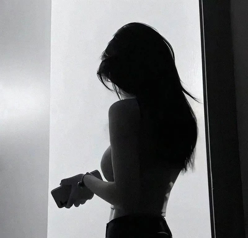 avatar nữ ngầu che mặt 6