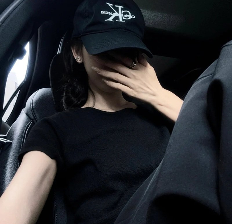 avatar nữ ngầu che mặt 8