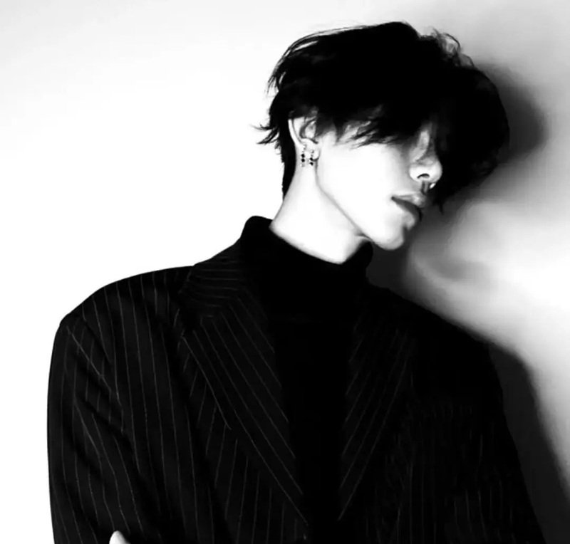 avatar trắng đen ngầu 1