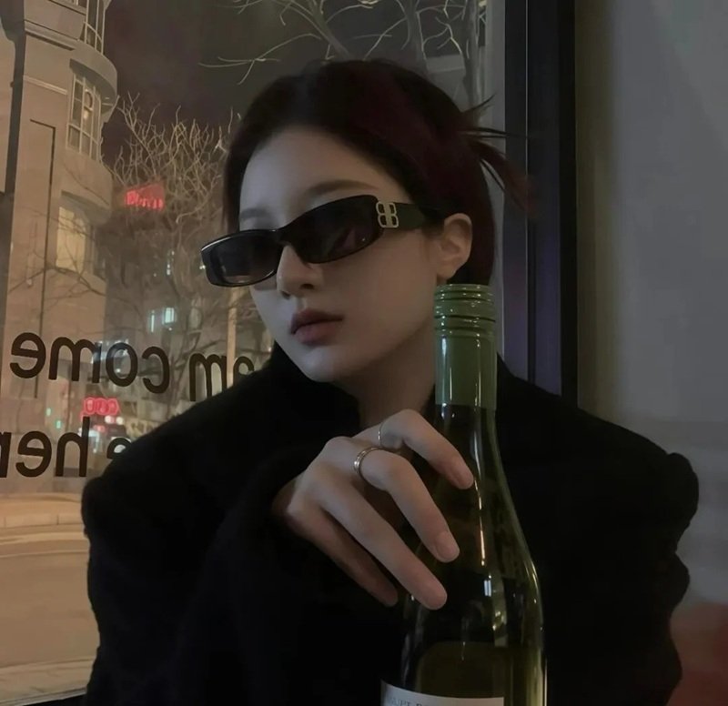 hình ảnh avatar cá tính nữ 1