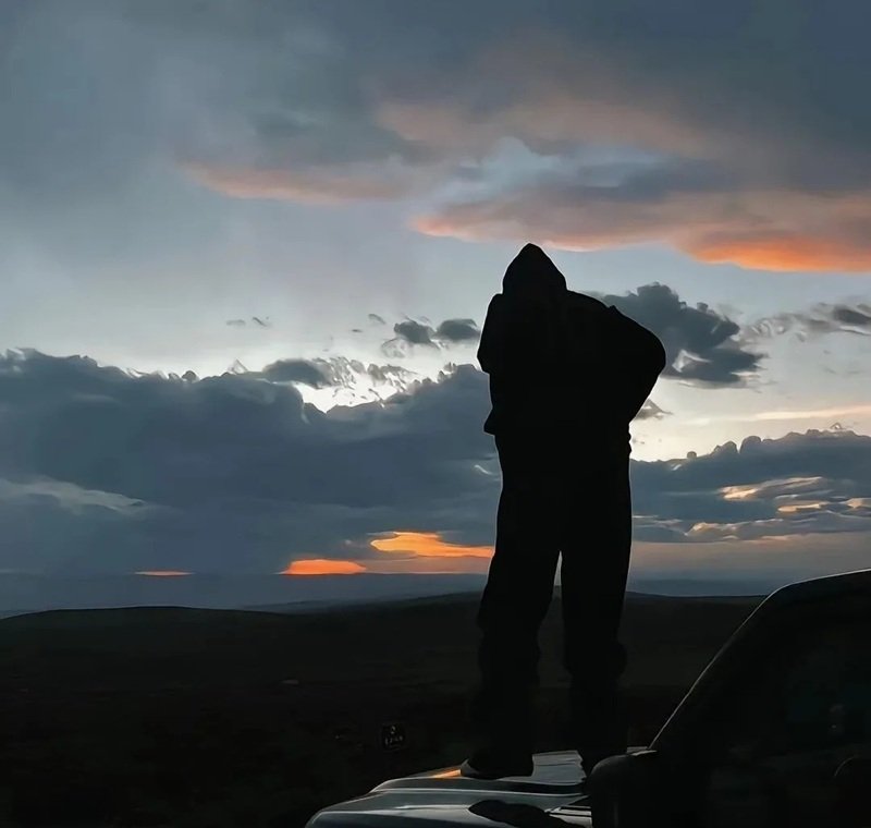 hình avatar buồn cô đơn nam 8