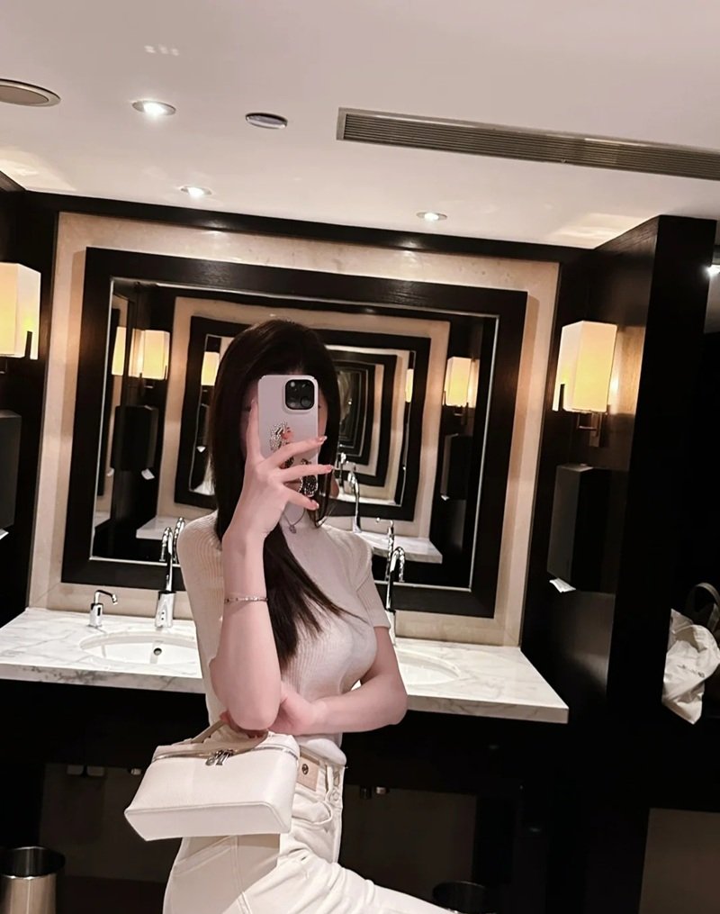 ảnh chụp trước gương 12