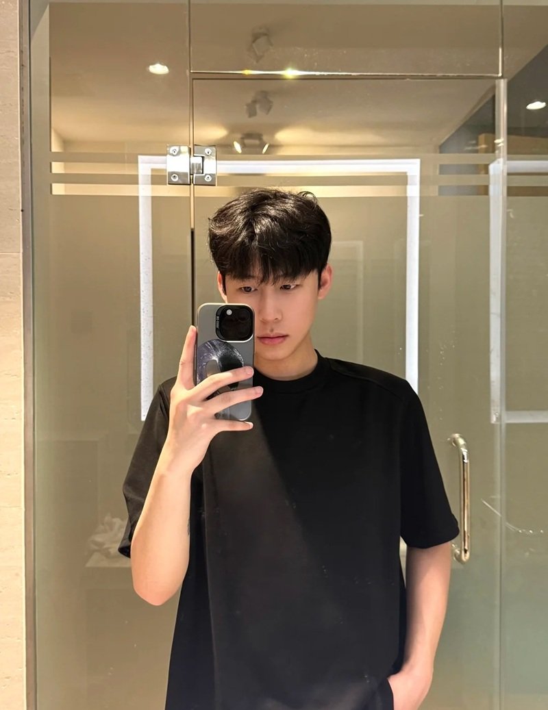 ảnh chụp trước gương 24