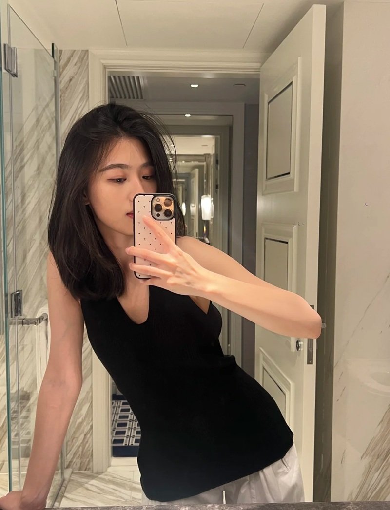 ảnh chụp trước gương 40