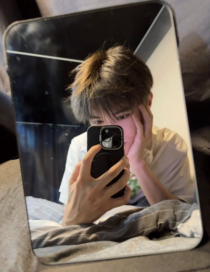 ảnh chụp trước gương 8