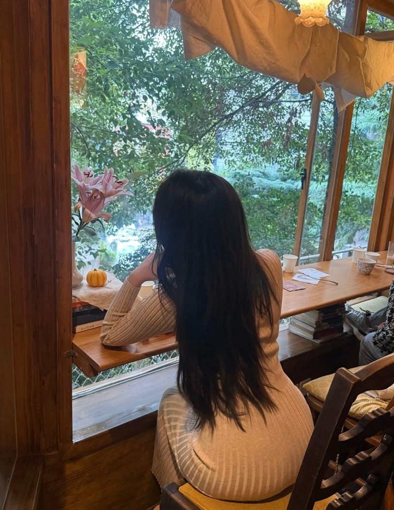 ảnh cô gái quay lưng 15