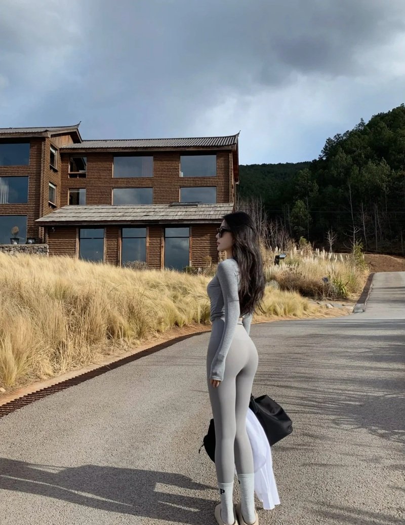 ảnh gái đẹp che mặt 10