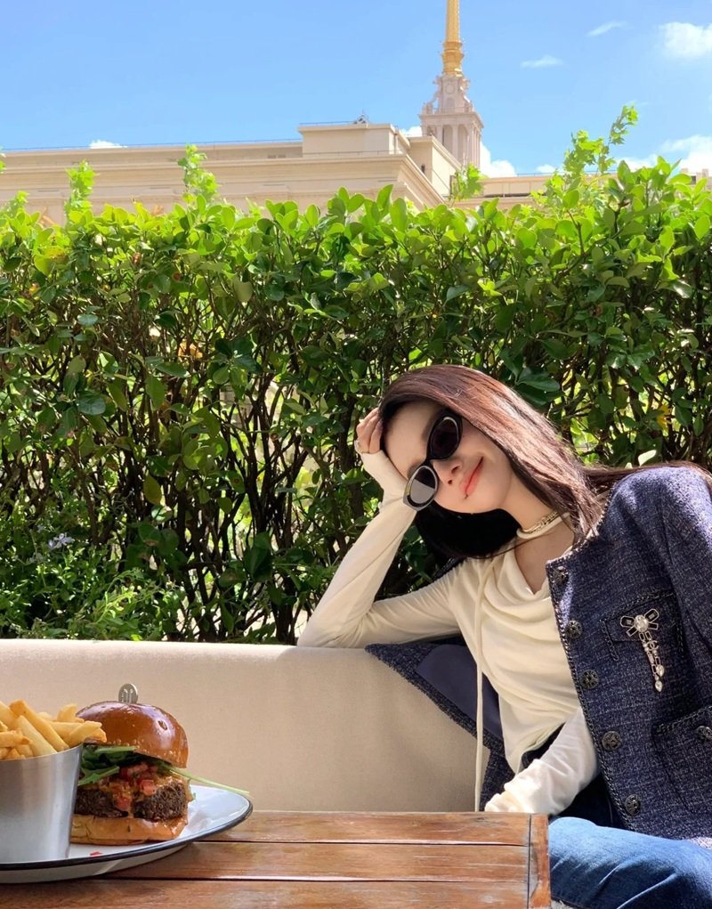 ảnh gái đẹp che mặt 15