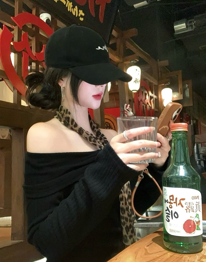 ảnh gái đẹp che mặt 18