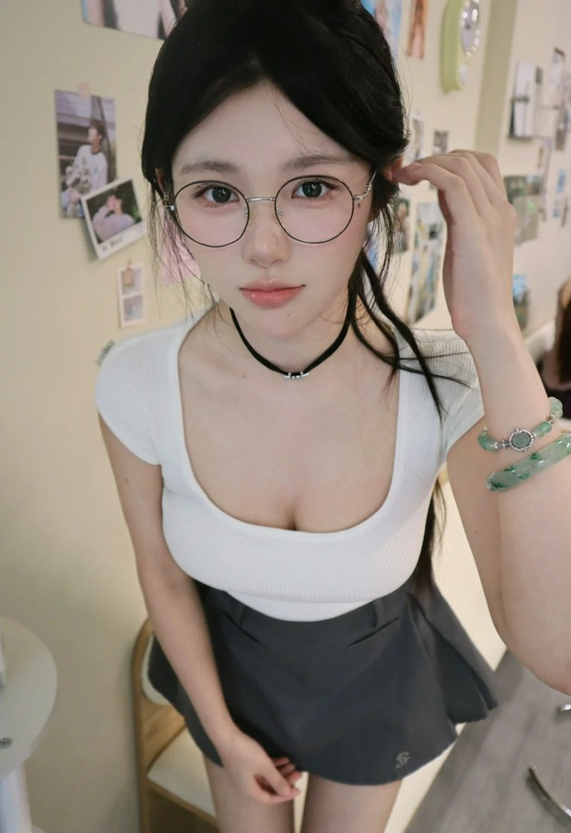 ảnh gái xinh đeo kính​ 25