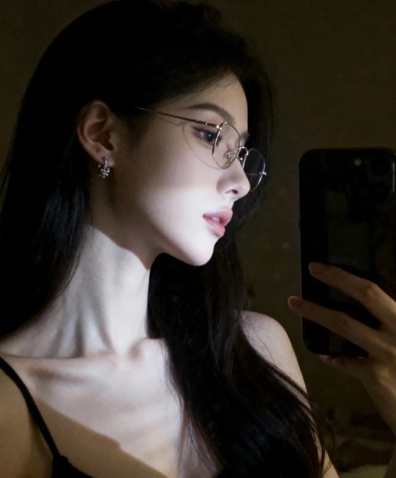 ảnh gái xinh đeo kính​ 29