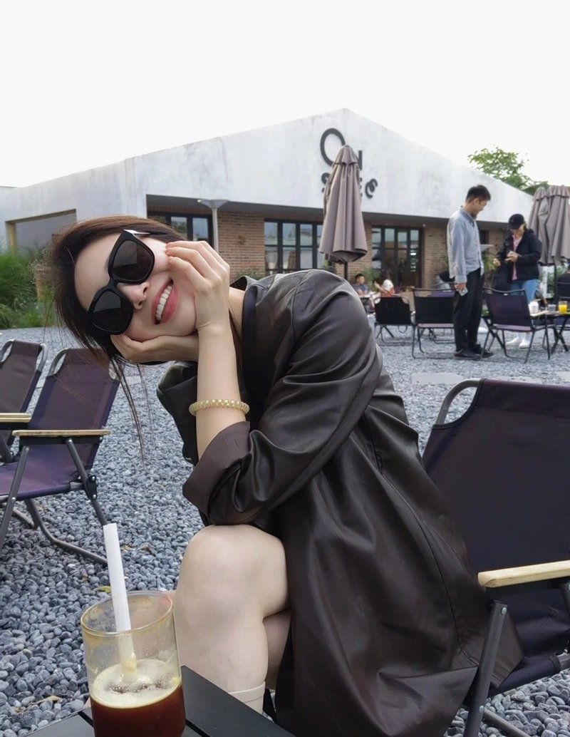 ảnh gái xinh đeo kính​ 35