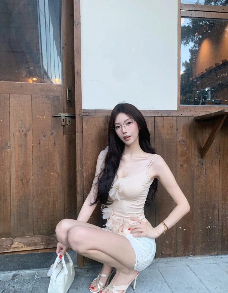 ảnh gái xinh đeo kính​ 5