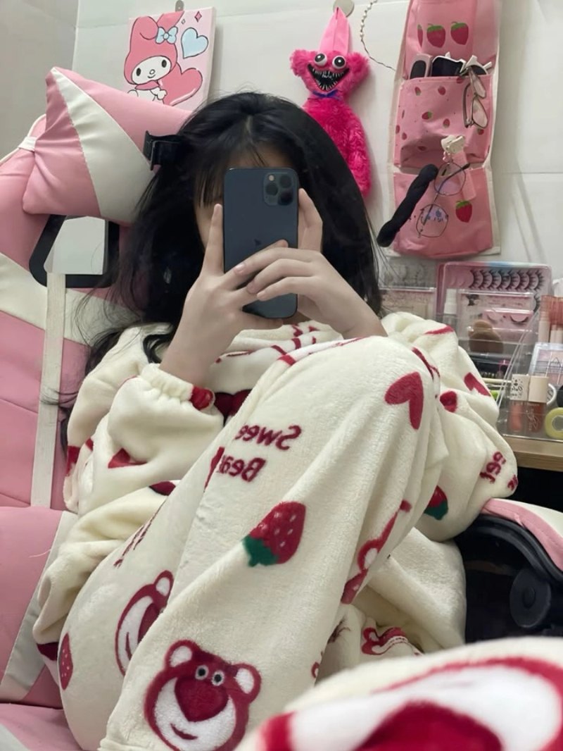 ảnh gái xinh mặc đồ ngủ