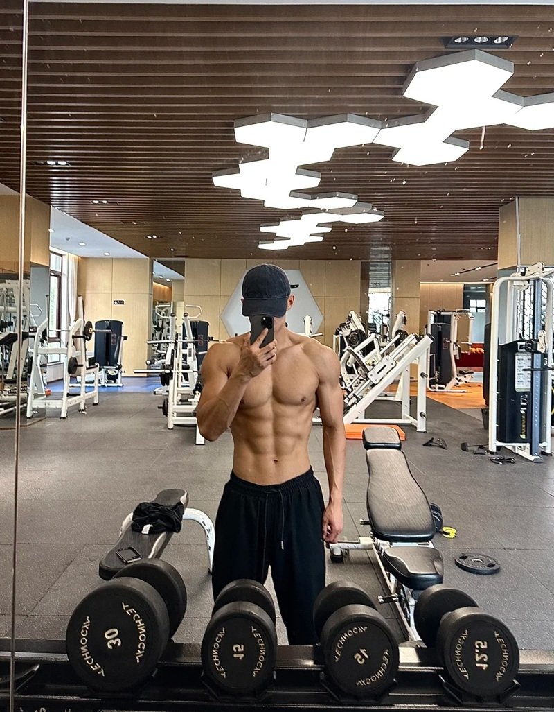 ảnh trai 6 múi 18