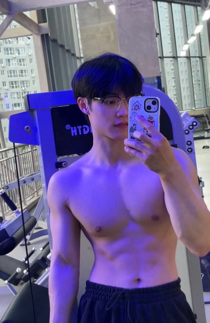 ảnh trai 6 múi 37