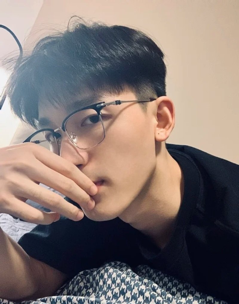 ảnh trai đẹp che mặt 22