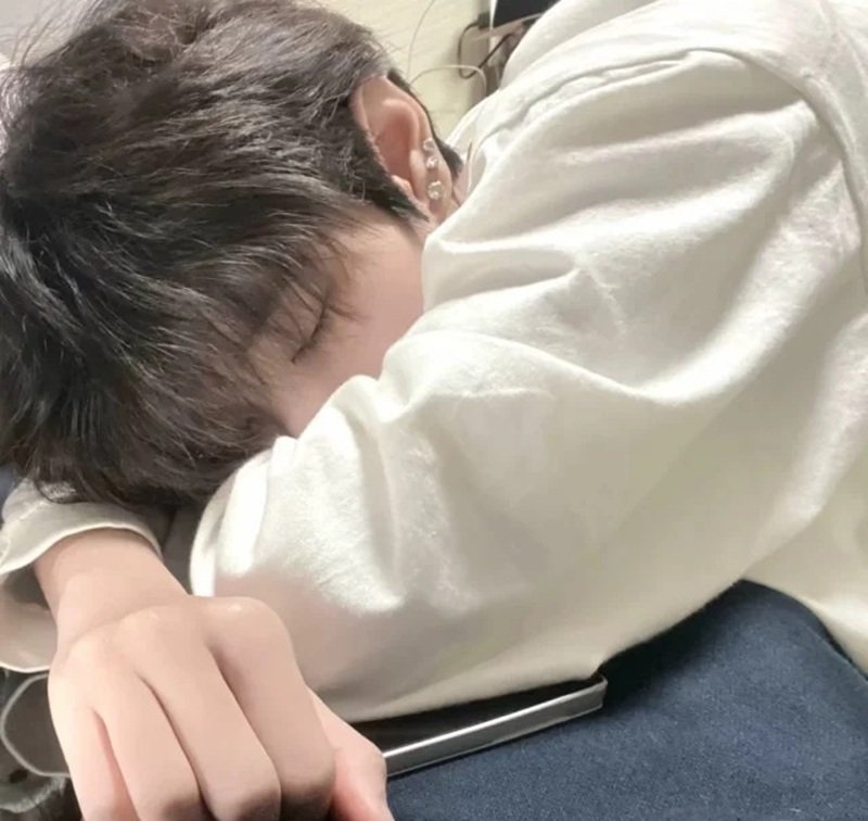 ảnh trai đẹp che mặt 3