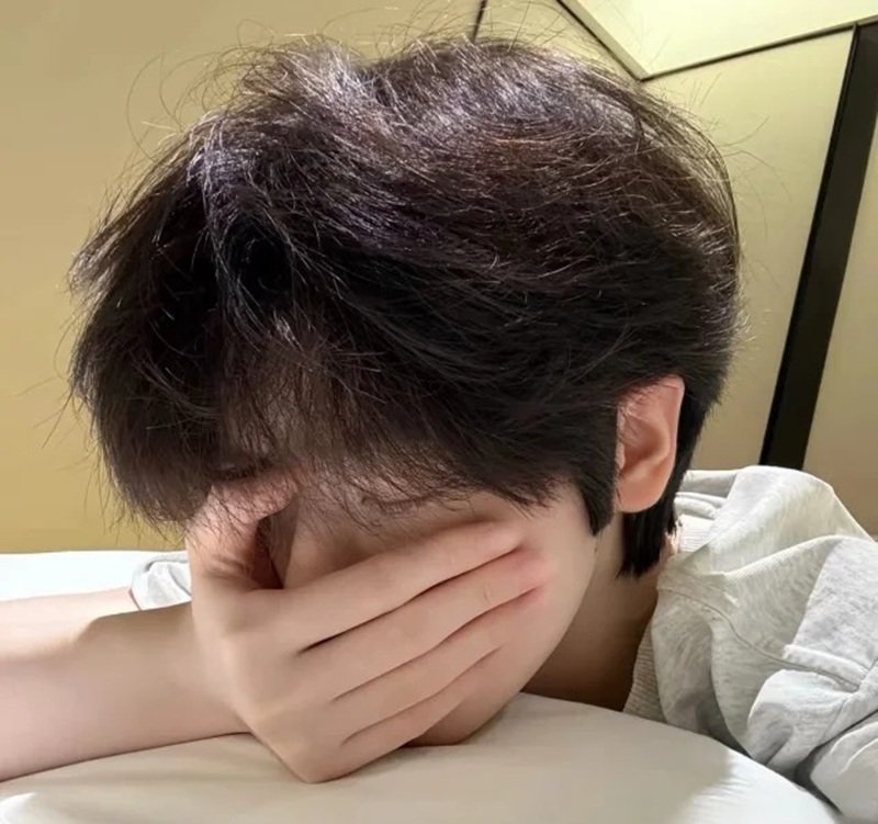 ảnh trai đẹp che mặt 32