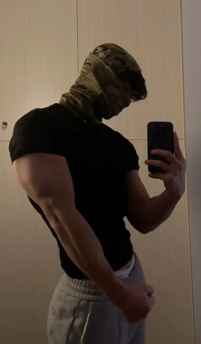 ảnh trai đẹp che mặt 8