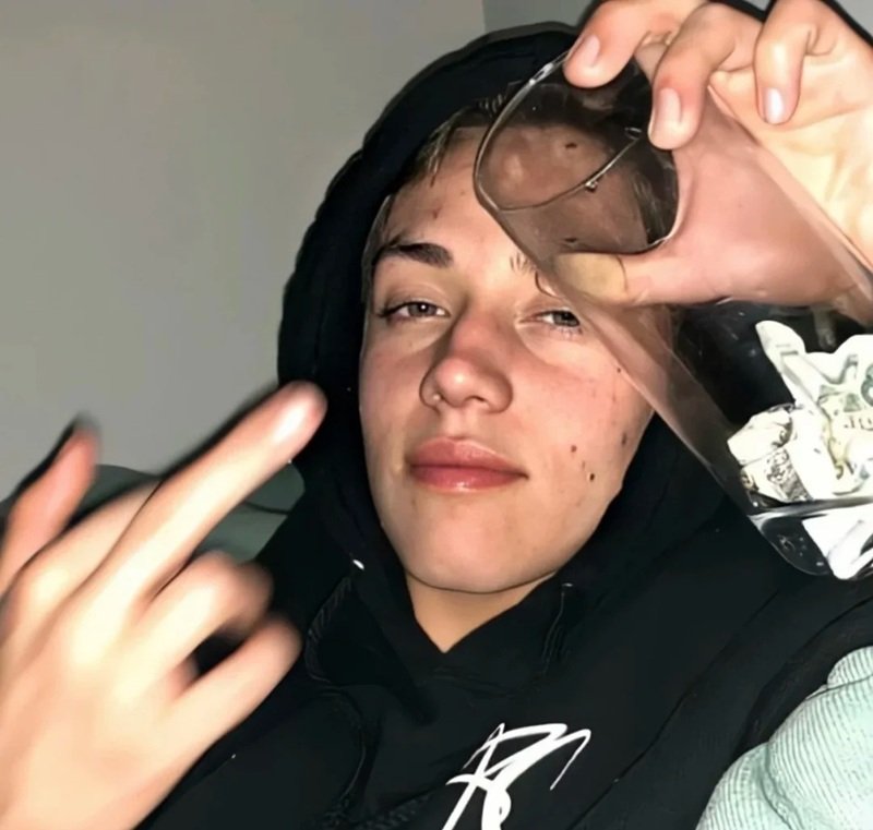 avatar ngón giữa meme