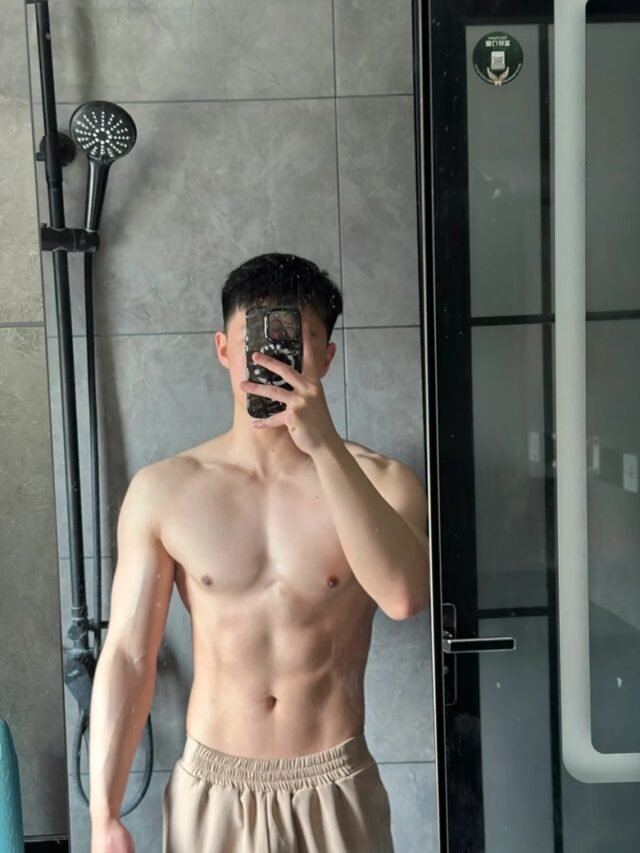 cropped-tao-dang-chup-anh-truoc-guong-nam-23.jpg