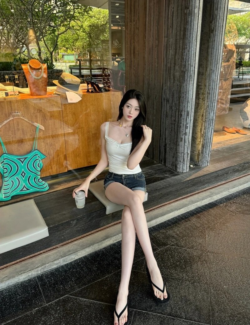 gái xinh chân dài​ 25