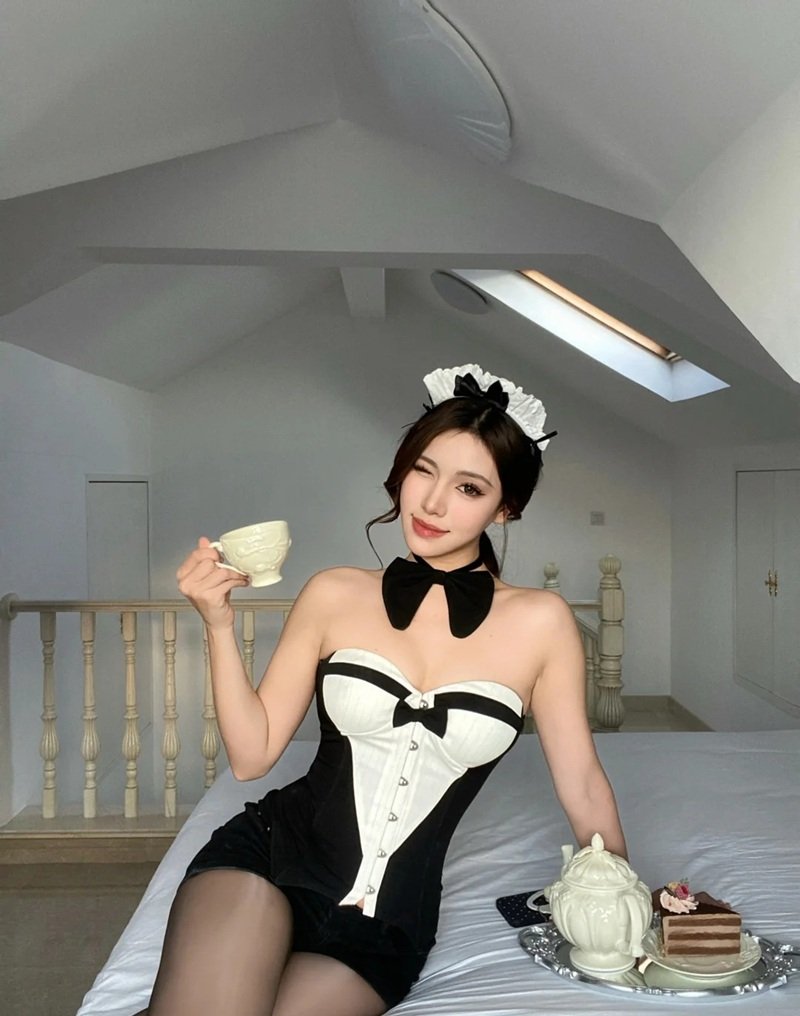 gái xinh mặc đồ hầu gái 22