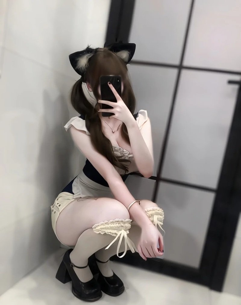 gái xinh mặc đồ hầu gái 23