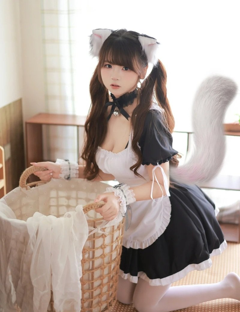 gái xinh mặc đồ hầu gái 40