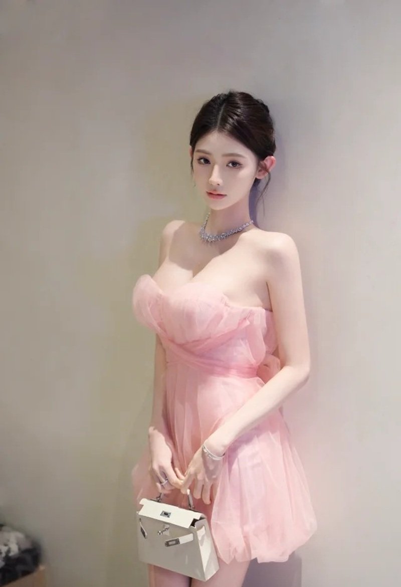 gái xinh mặc pinky 24
