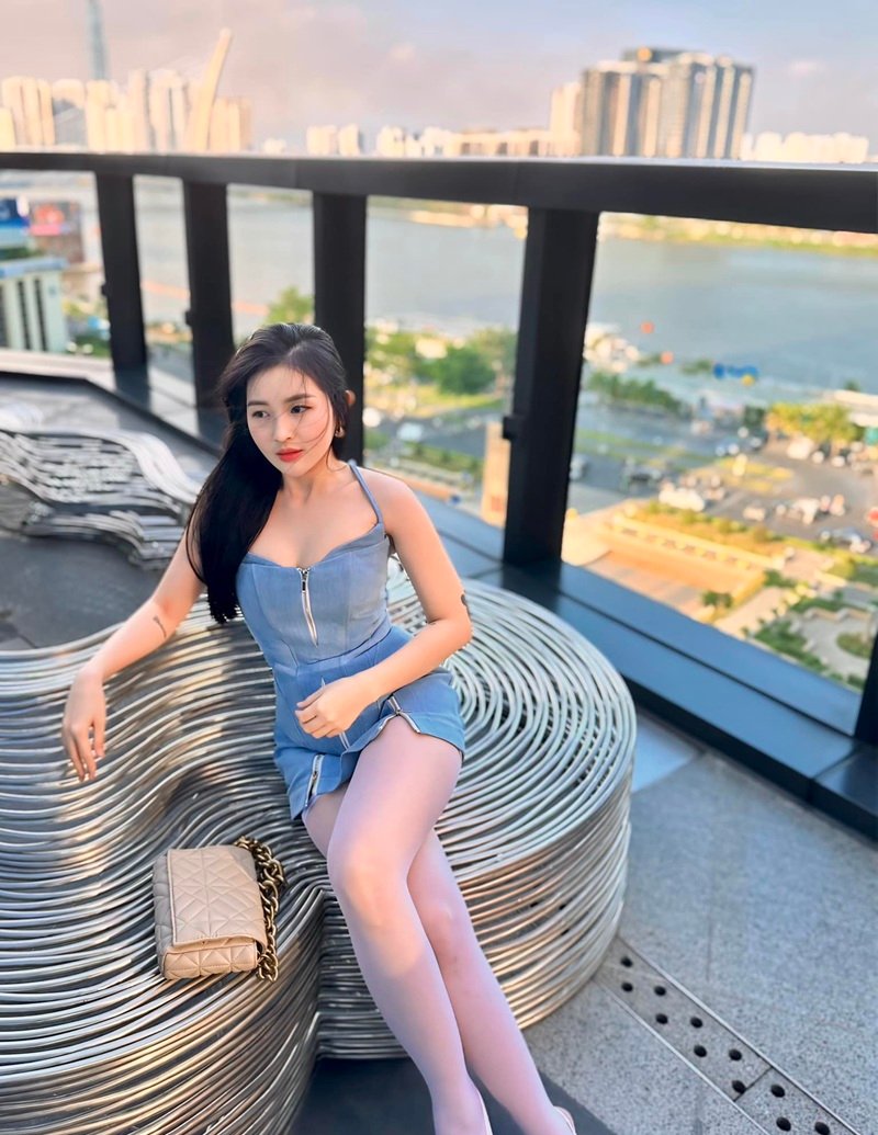 gái xinh mặc váy 21