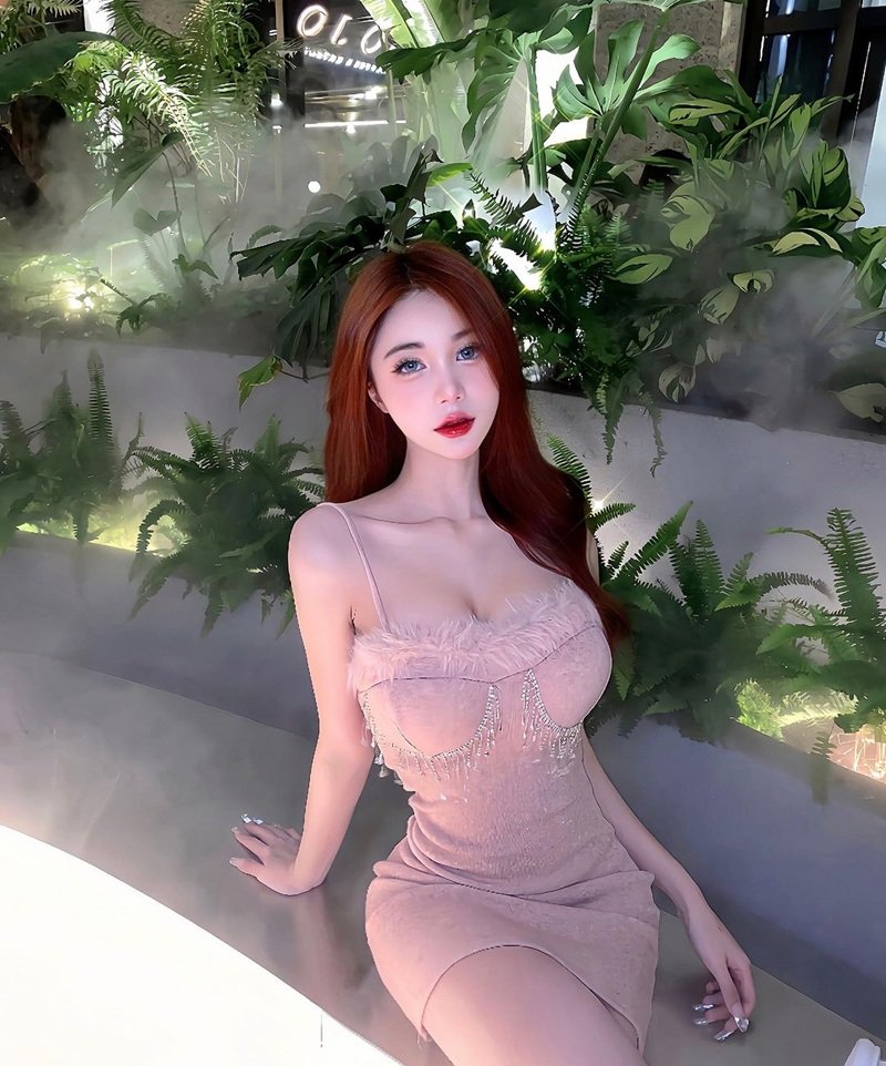 gái xinh mặc váy ngắn 20