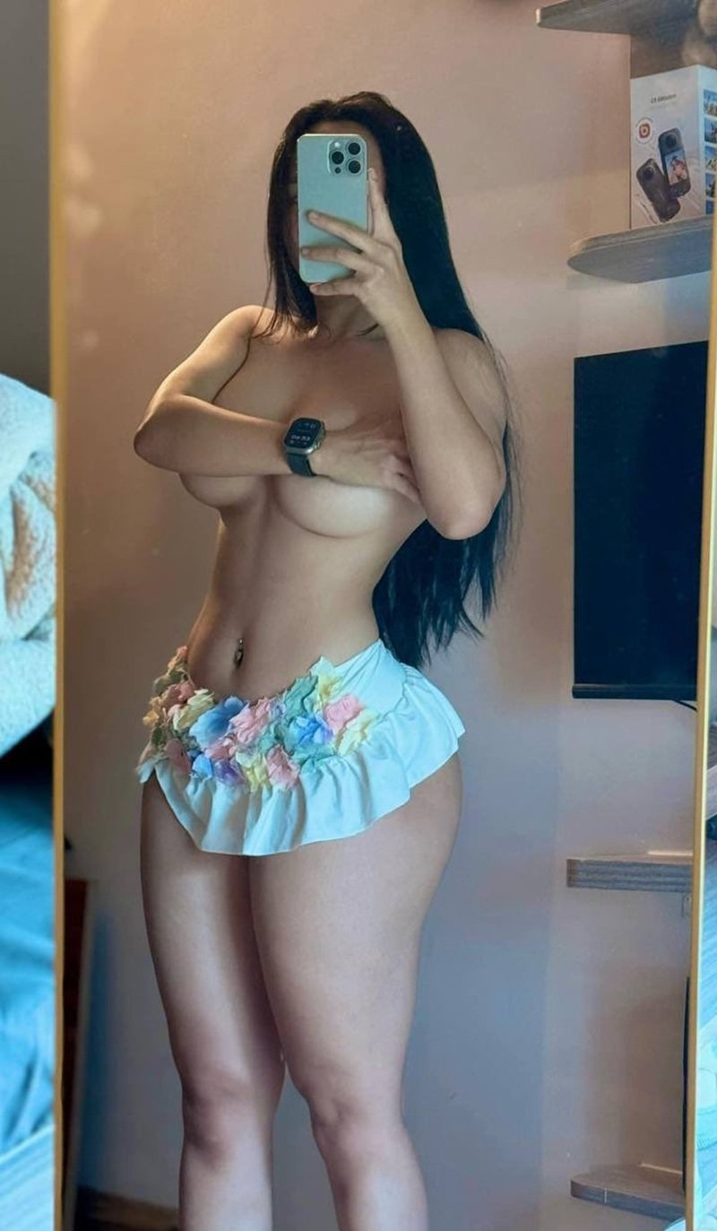 gái xinh mặc váy ngắn 32